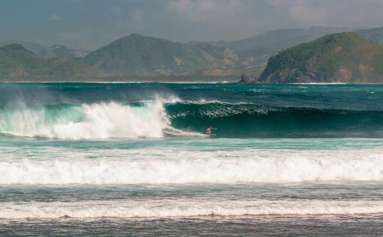 surfing pantai mawi lombok